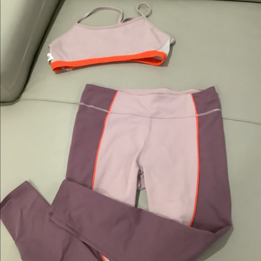 Fabletics matching set: high-waisted 7/8 leggings w. (reversible) sports bra L